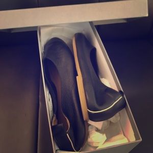 Gently used Everlane day gloves size 5.5